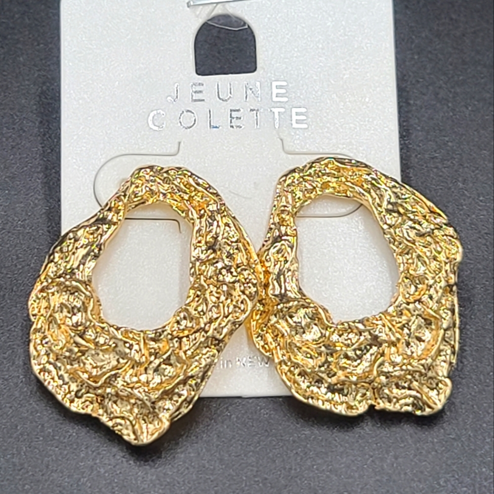 Hammered melted Gold tone round earrings